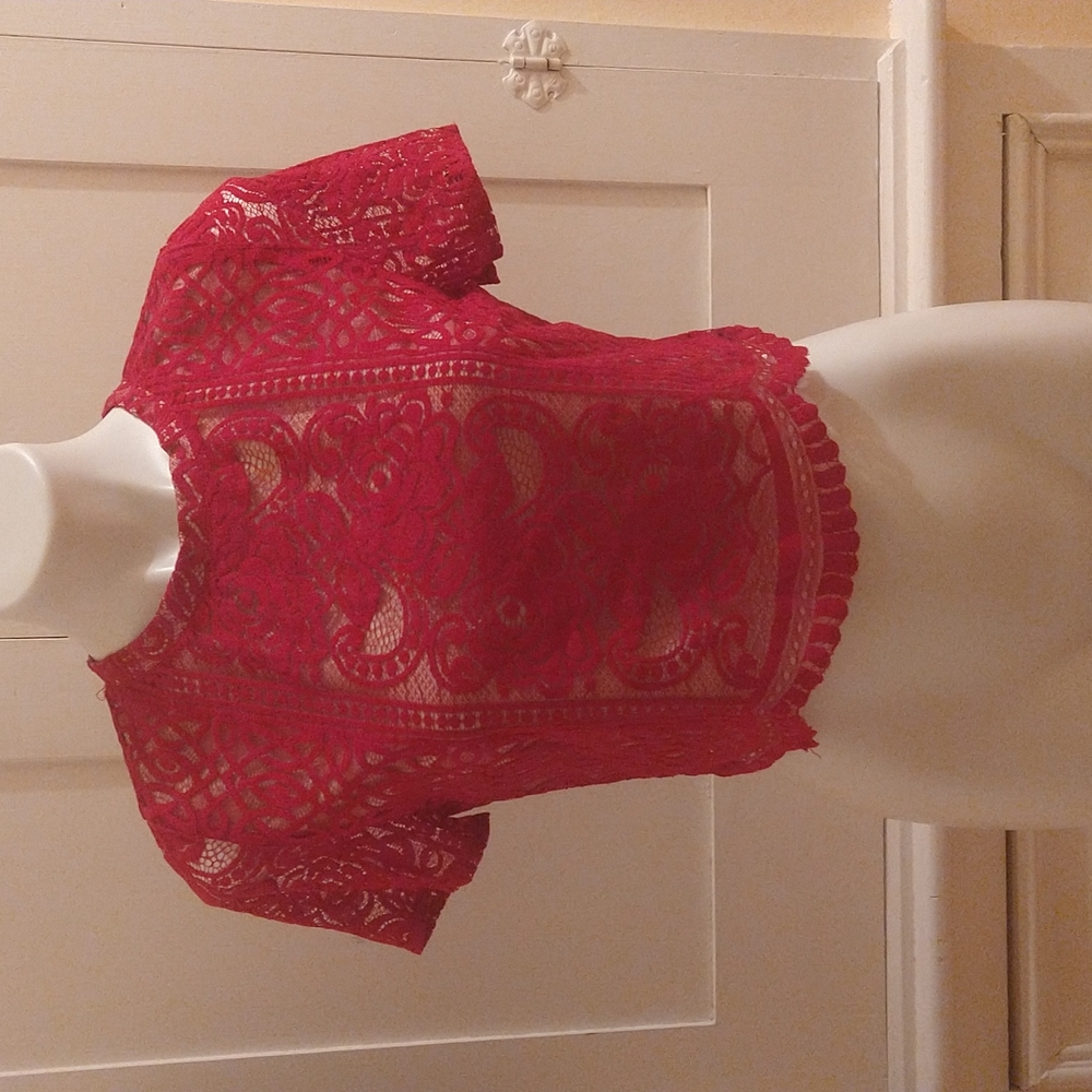 NWT Love Fire red lacework crop top Sz M